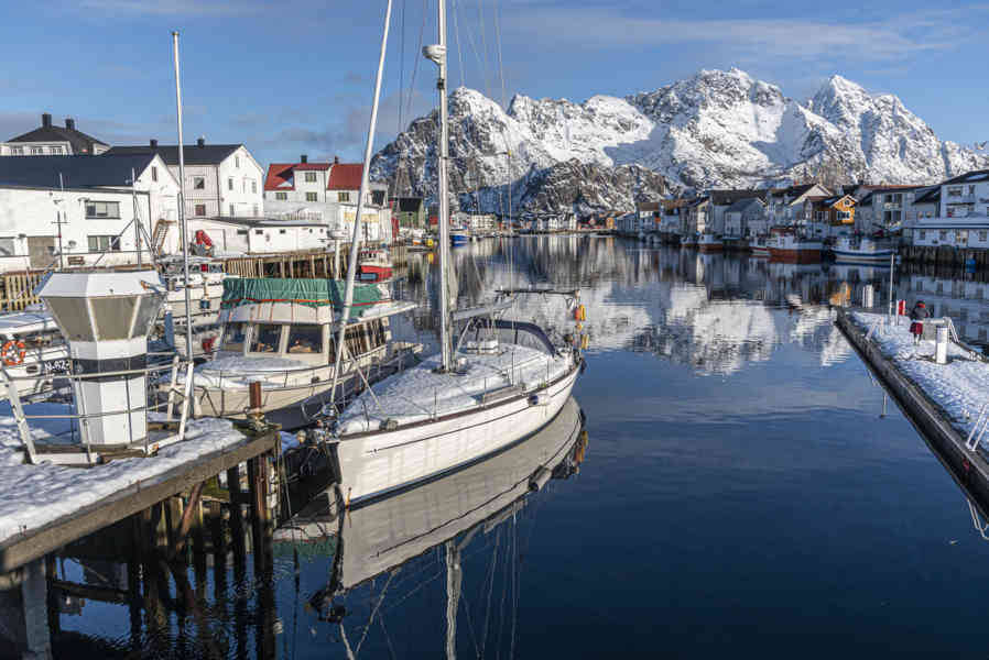 Noruega - islas Lofoten 054  - Henningsvaer.jpg